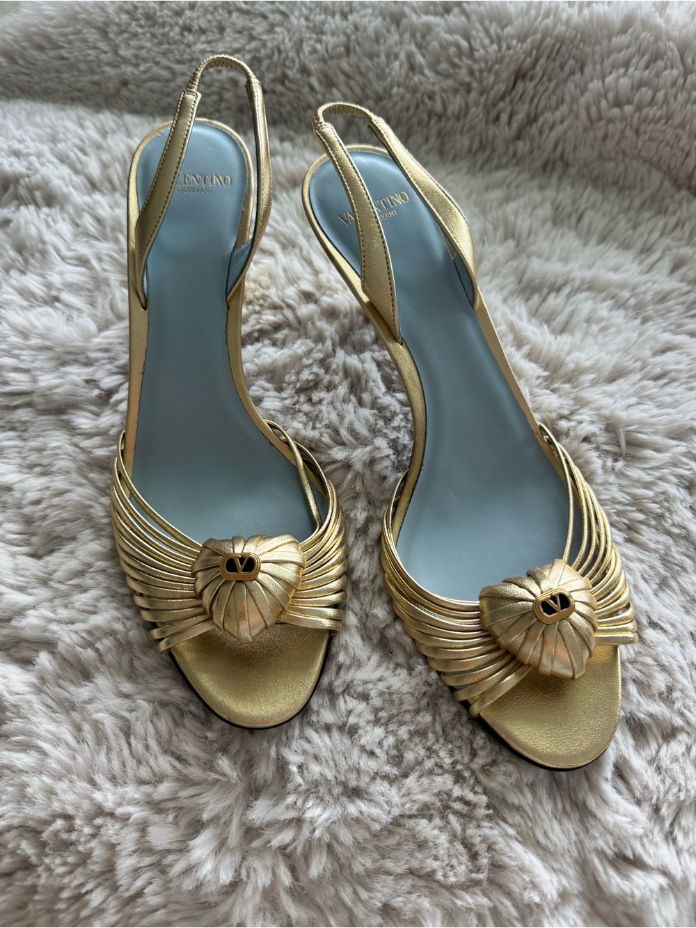 NWOT Valentino Garavani Coeur Royal 85MM Sandals in Laminated Nappa Leather